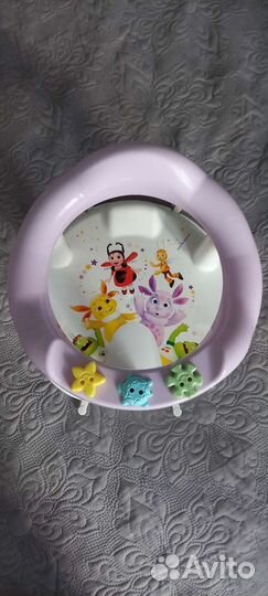 Сиденье для купания в ванной на присосках