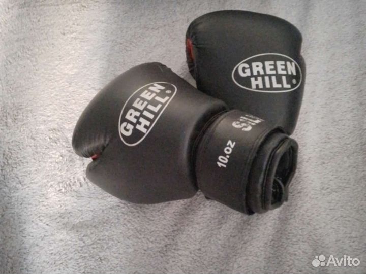 Боксерские перчатки green hill 10 oz
