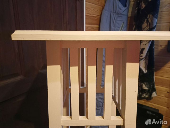 Подставка для цветов/ тумба