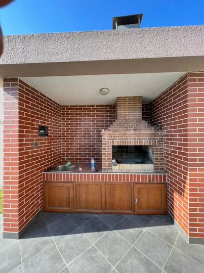 Дом 247 м² на участке 6 сот.