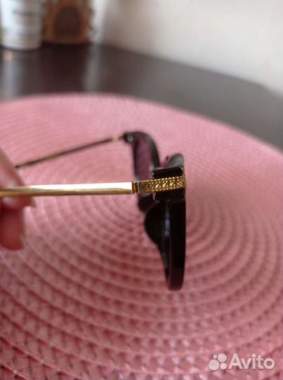 Солнцезащитные очки