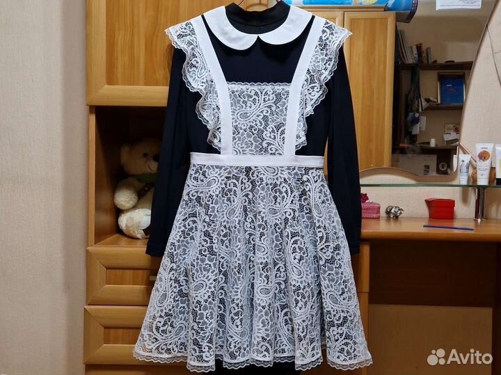 Белый школьный фартук