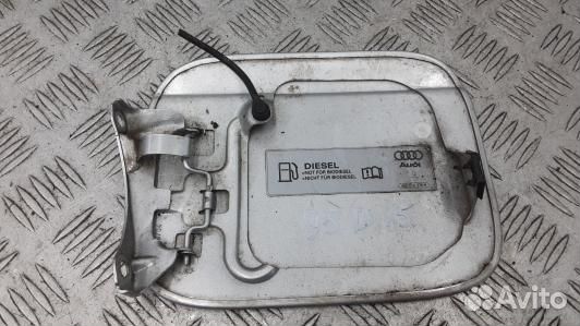 Лючок бака audi A4 B7 (95D15IC01)