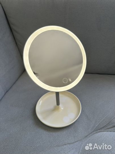Зеркало косметическое с подсветкой