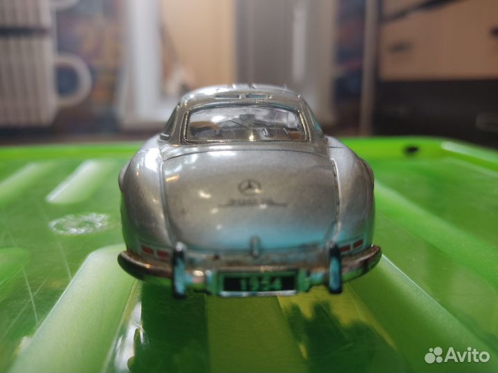 Модель автомобиля mercedes Benz 300sl