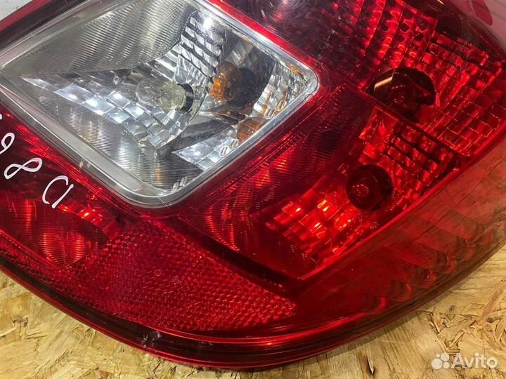 Фонарь задний правый Opel Corsa D