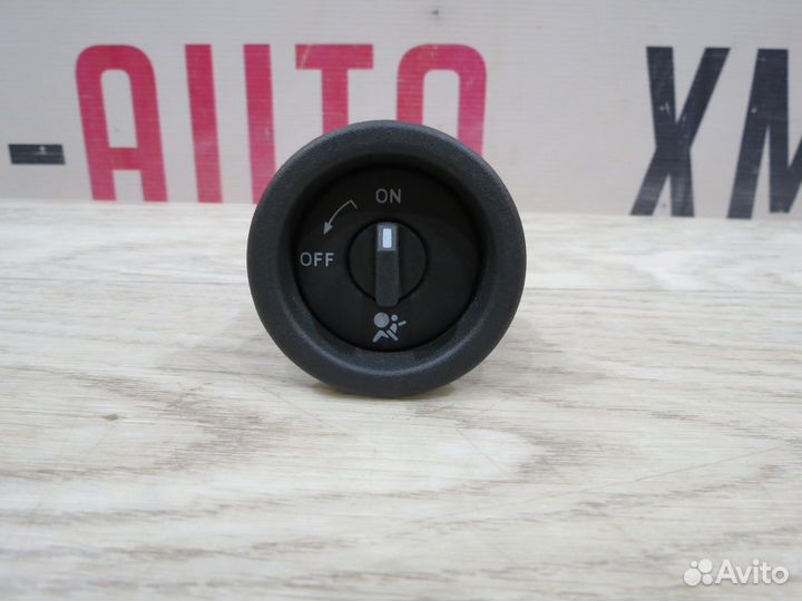 Выключатель подушки безопасности Renault Sandero 2