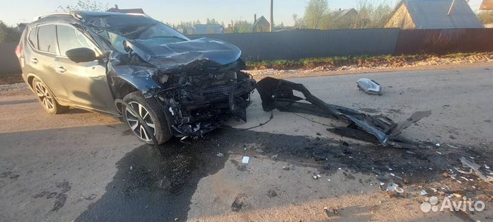 Nissan X-Trail 2.5 CVT, 2019, битый, 103 000 км