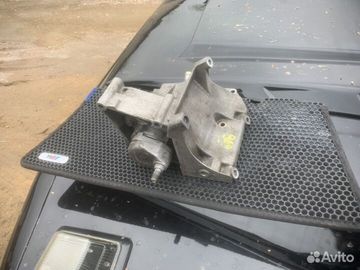 Ролик натяжной с корпусом g-класс 3.2 104