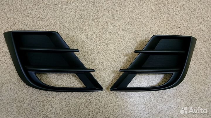 Заглушка бампера Mazda3 2008