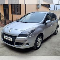 Renault Scenic 1.6 MT, 2011, 200 000 км, с пробегом, цена 890 000 руб.