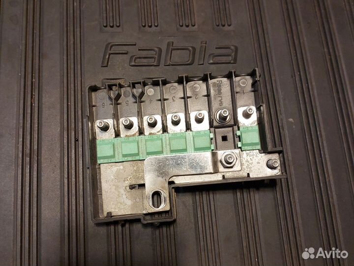 Поперечная кожуха 6r0937550a