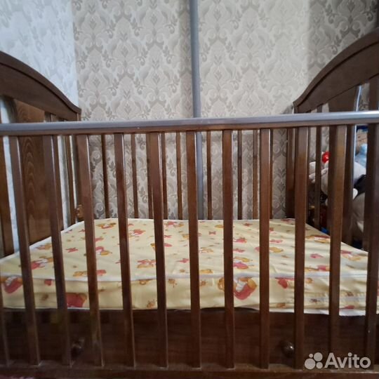 Детская кроватка