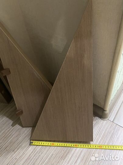 Полка навесная угловая