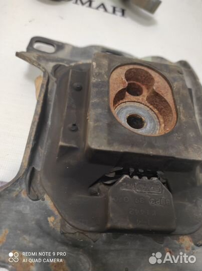 Опора АКПП левая Mazda 3 (BL) 2009-2013