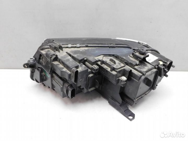 Фара правая Volkswagen Tiguan