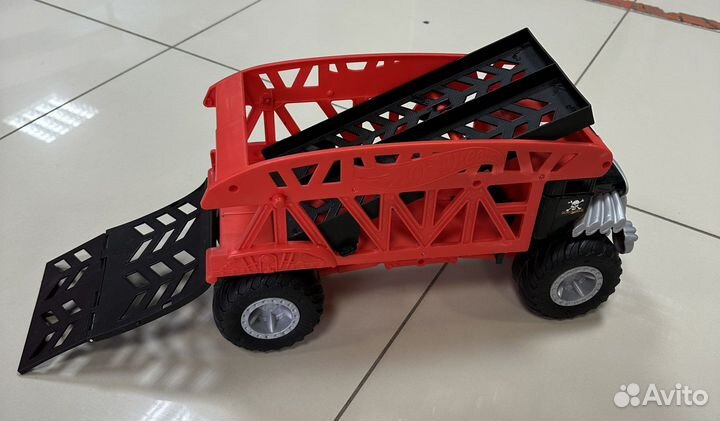 Hot wheels монстер трак