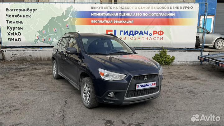 Ответная часть ремня безопасности Mitsubishi ASX