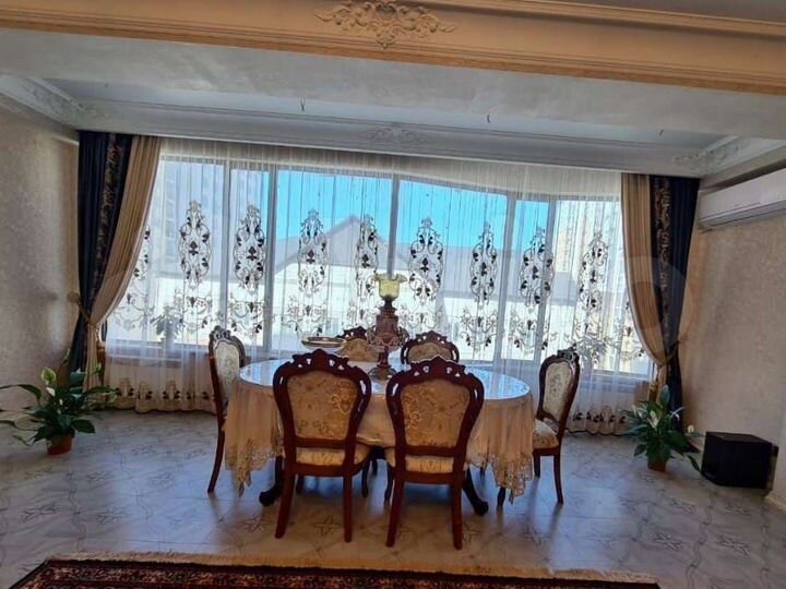 4-к. квартира, 143 м², 4/11 эт.