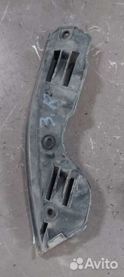 Кронштейн заднего бампера на Volkswagen Touareg