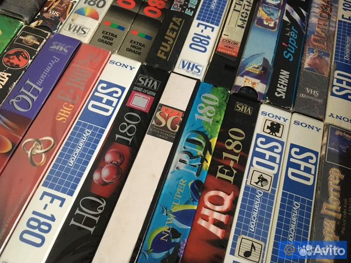 Коллекция видеозаписей на VHS видеокассетах