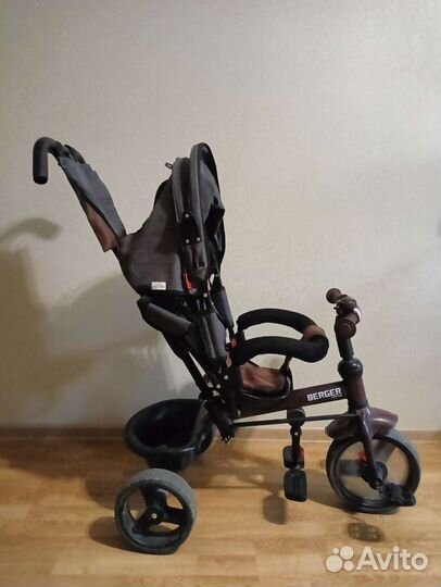 Детский велосипед трехколесный с ручкой