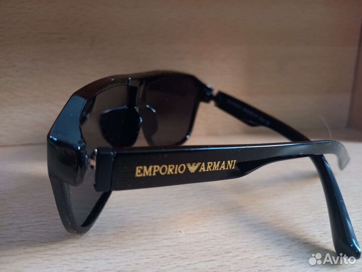 Солнцезащитные очки мужские Emporio Armani