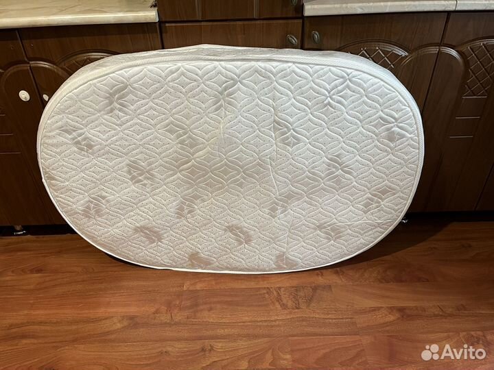 Матрас на овальную кроватку