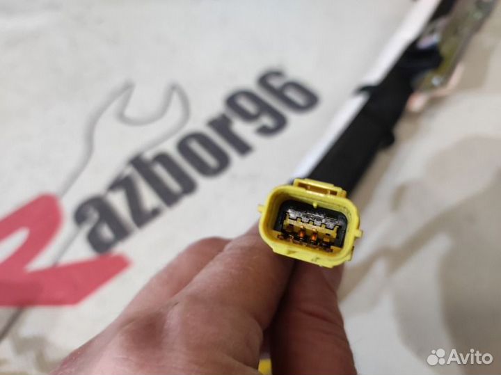 Шторка безопасности правая Honda Cr-V 3 RE5 R20A2