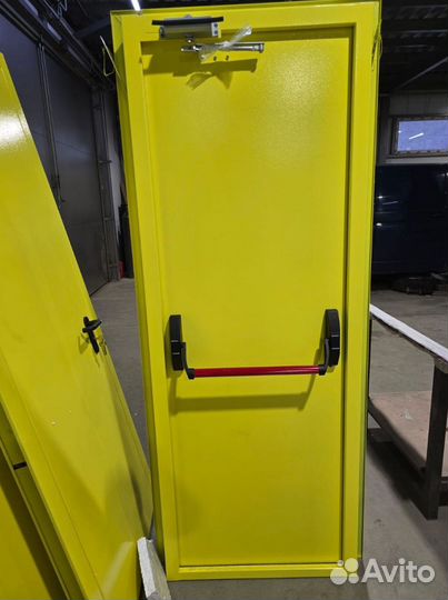 Техническая дверь металлическая