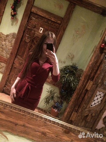 Платье по фигуре нарядное