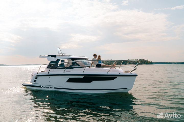 Aquador 250 HT круизный катер с мотором