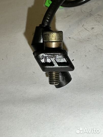 Датчик положения коленвала BMW E83 0281002477