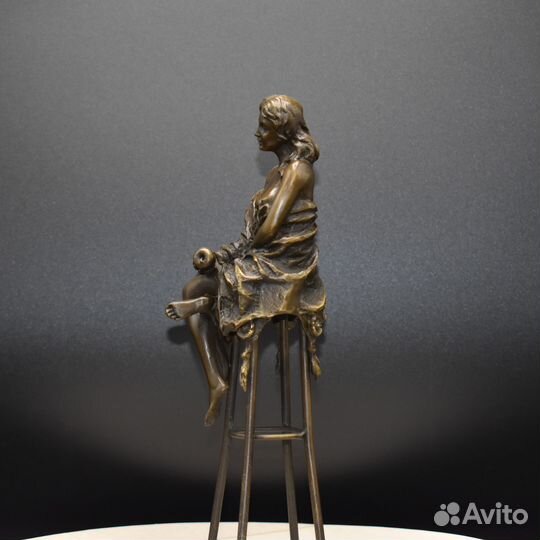 Бронзовая статуэтка 