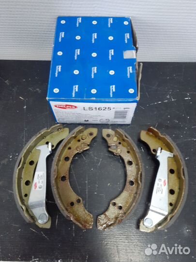 Комплект тормозных барабанных колодок (LS1625) del