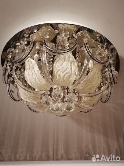 Люстра б/у (с блоком, пультом и лампами)