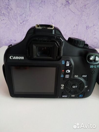 Зеркальный фотоаппарат Canon EOS 1100D