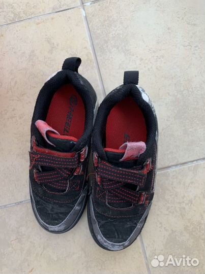 Ролики детские(кроссовки на колесиких)