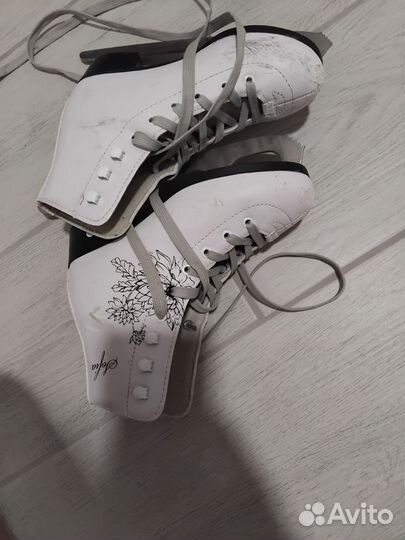 Коньки фигурные