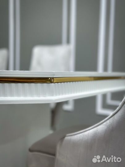 Комплект стол и стулья. В наличии