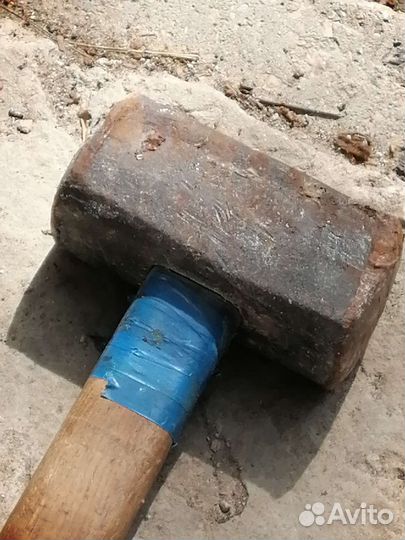 Вилы, лопаты штыковые, кувалда