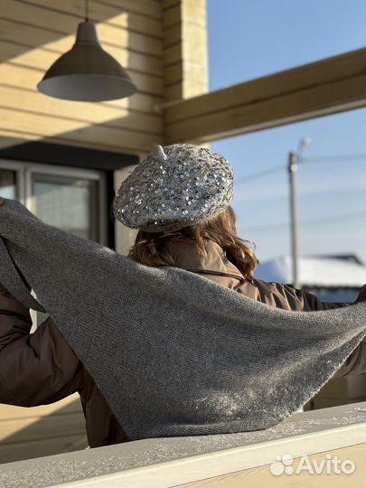 Берет с пайетками
