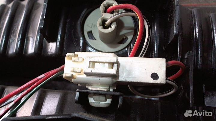 Фонарь крышки багажника Toyota Previa (Estima), 20