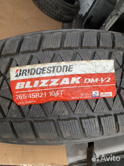 Bridgestone Blizzak DM-V2 265/45 R21