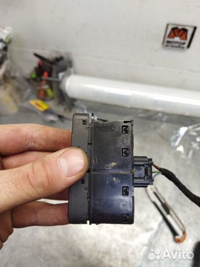 Кнопка обогрева заднего стекла задняя Ford Focus 3