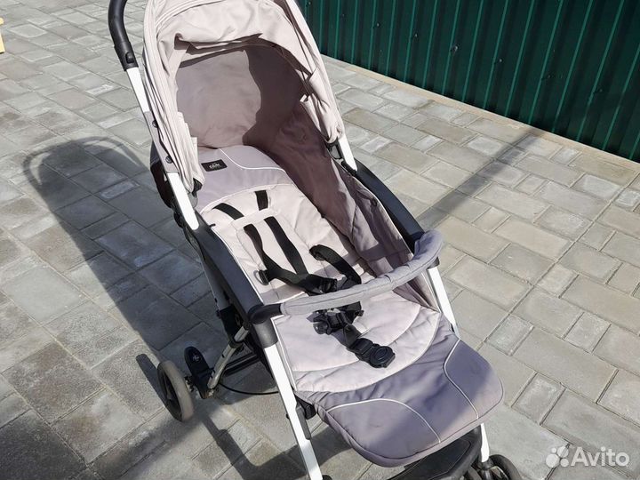 Детская прогулочная коляскя