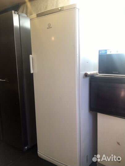 Морозильная камера Indesit SFR 167 NF