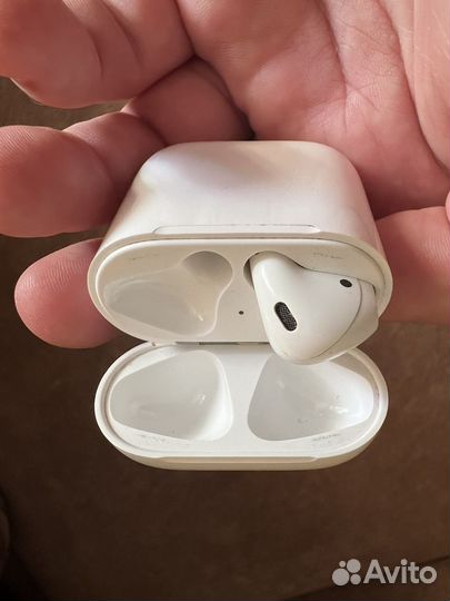 Кейс для зарядки airpods