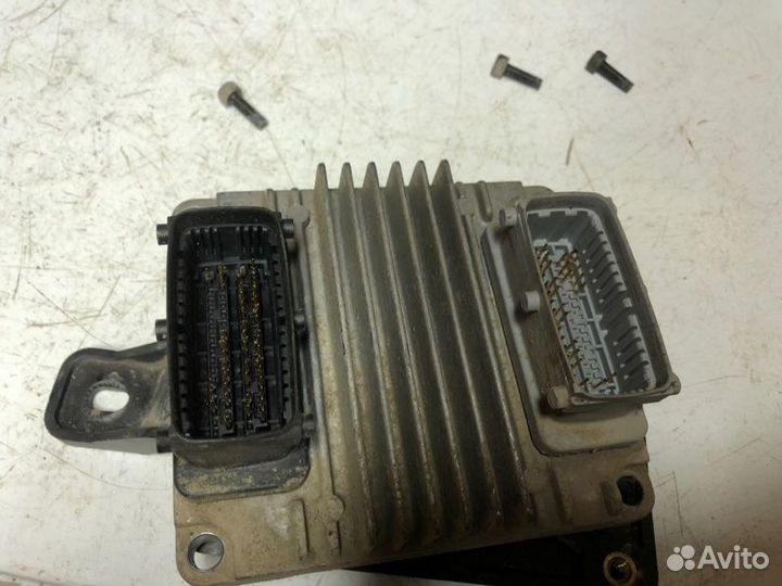 Блок управления двигателем Lanos Nexia 1.5 V8