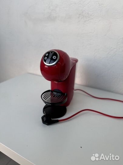Кофемашина капсульного типа Dolce Gusto Krups geni